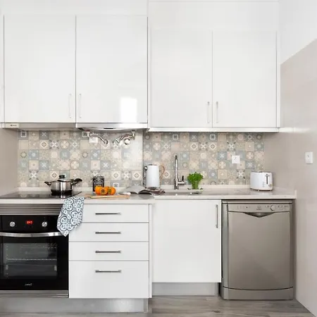 Apartment Plum Guide - Damasquino *